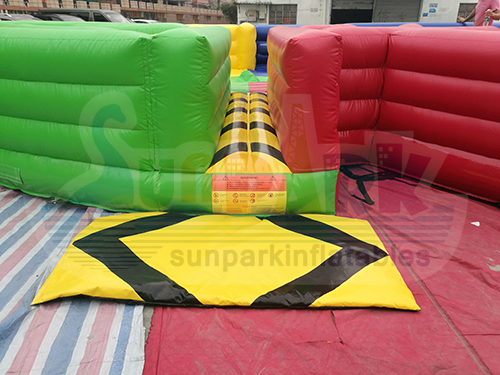 Dizzy X Inflatable Obstacle Course Details